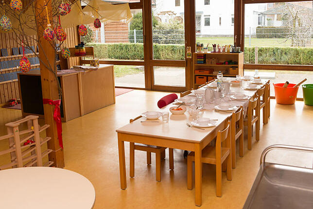 Auch wenn das Gebäude nicht für Ganztagesbetrieb gebaut wurde, wird dort improvisiert und Mittagessen serviert. Bild: Gisela Keller