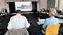 Ortstermin an der Universität: Bisher hat der Wirtschaftsausschuss des Gemeinderats oft an Orten getagt, die für den Standort besonders ...