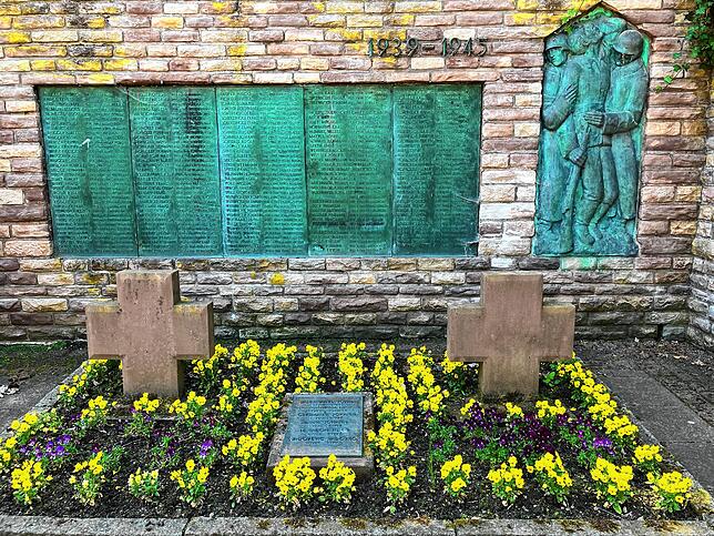 Die Gedenkstätte für die Opfer des Zweiten Weltkriegs auf dem Friedhof in Bräunlingen