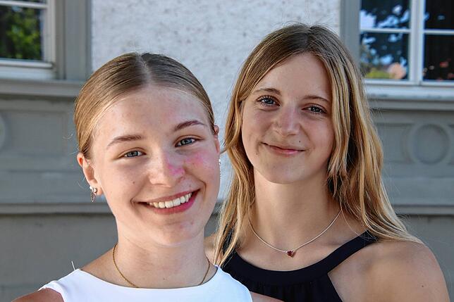 Myriam Rief, 17 Jahre, aus Biberach und Elena Wolff, 19 Jahre, aus Hohentengen