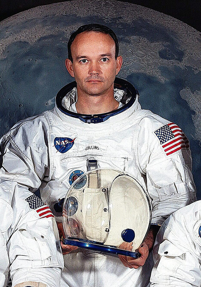 Michael Collins, damals wie Armstrong 38 Jahre alt, betrat den Mond nicht, sondern umkreiste ihn im Raumschiff „Columbia“. ...