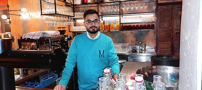 Vijay Kumar, Vize-Chef des Karma. Mit zwölf Jahren kam er nach Deutschland, 2016 ist er ins Karma eingestiegen. Sein Bruder Satish Kumar ...