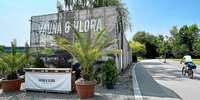 (Archivbild vom Sommer 2023) Der Kiosk am Seerhein stellte die Konstanzer auf eine Geduldsprobe: Geplant seit 2014, ging er lange Zeit ...