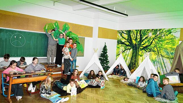 Mit ersten Elementen wollen die Schüler einen Eindruck vermitteln, wie es in der Ruheoase aussehen könnte. Doch es fehlen noch viele ...