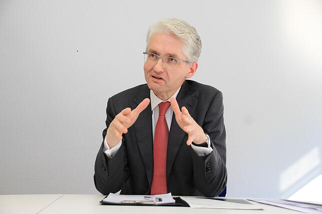 Andreas Dietzel, Deutschlandchef der internationalen Großkanzlei Clifford Chance, ist einer der Berater, den die Stadt in Sachen ...