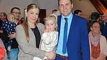 Denis Lehmann hat sich seinen Traum vom Bürgermeister erfüllt. Er ist neues Gemeindeoberhaupt in Heiligenberg, hier mit Lebensgefährtin ...