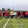 „Gute Besserung Patrick.“ Die Teams des FC Kappel und der SG Mönchweiler/Peterzell halten ein Transparent vor einer Partie Anfang November.