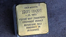 Dieser Stolperstein erinnert an Louis Bikart, Mitbegründer des FC 08 Villingen, der von den Nazis in Auschwitz ermordet wurde.