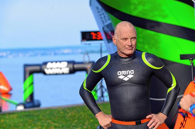 Andreas Fath schwimmt sonst in Flüssen und betrachtet die Bodenseequerung als Training dafür: Er ist an diesem Tag als Zweiter durchs ...