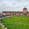 Die AG Erinnerungskultur am Humboldt-Gymnasium reiste mit 23 Schülerinnen und Schülern der Klassen 9 bis 11 nach Auschwitz. Hier ...