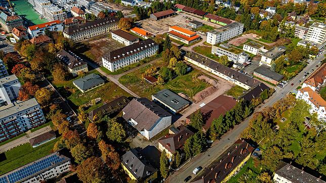 Blick auf das Quartier &bdquo;Oberer Brühl&ldquo; in Villingen, der ehemaligen Kaserne &bdquo;Mangin&ldquo;. Im Vordergrund die ...