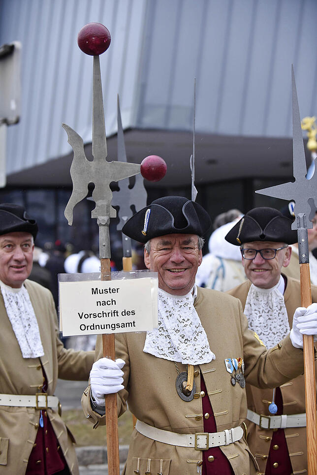Bild 13: Bilder vom bunten Treiben am Fasnetsmontag in Villingen (1)