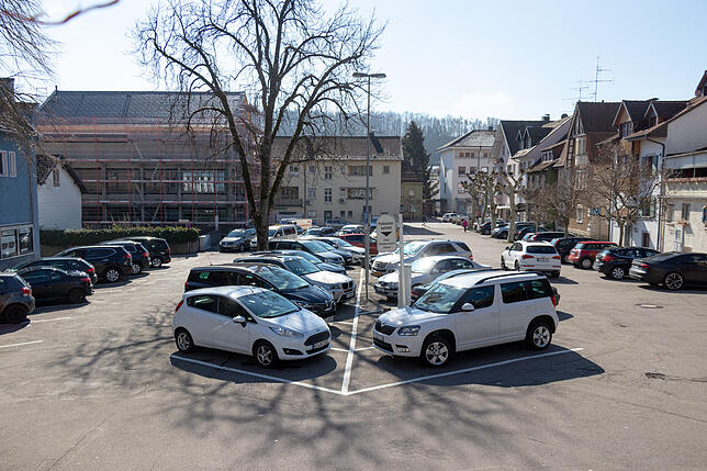 Der Tiengener Marktplatz war am Dienstagmittag ausgelastet.