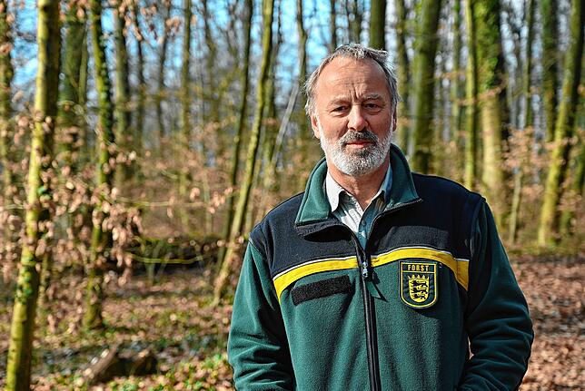 Macht sich Sorgen um die Wald angesichts des Klimawandels: Revierförster Gerhard Heizmann. Stürme, Hitze, Trockenheit und verkürzte ...
