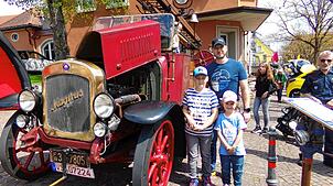 Neben den vielen neuen ausgestellten Automodellen beim Donaueschinger Frühlingsfest, lässt die Magira-Automobilspritze, auch das Herz ...