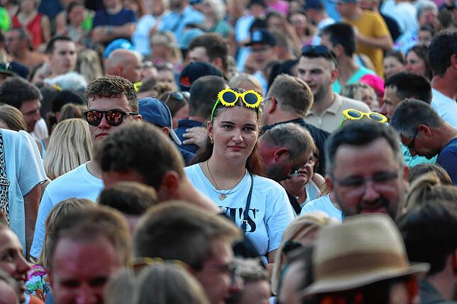 Bild 4: Fäaschtbänkler begeistern 5000 Fans beim letzten Schloss Salem Open Air – Die besten Bilder!