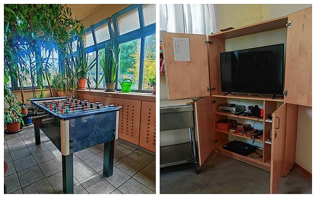 Patienten können kickern, im Garten sitzen oder Volleyball spielen, im Aufenthaltsraum gibt es einen Fernseher und auch eine Spielekonsole.