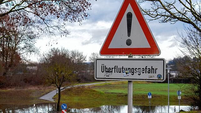 Anhaltende Regenfälle und Tauwetter sorgen an einigen Flüssen für steigende Wasserstände.