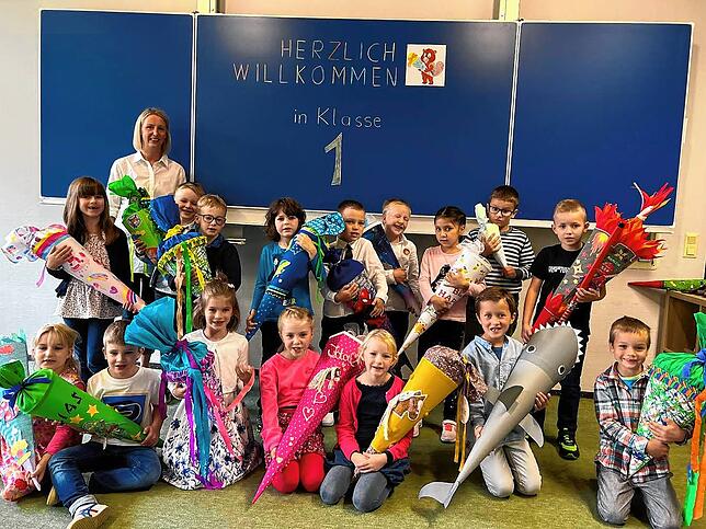 Die erste Klasse der Grundschule Königsfeld mit Klassenlehrerin Nadine Zipfel.