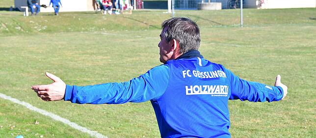 Der Verzweiflung nah: Trainer Thomas Schäfer konnte die Fehlerquote des FC Geißlingen beim 1:3 im Nachholspiel gegen den SV 08 ...