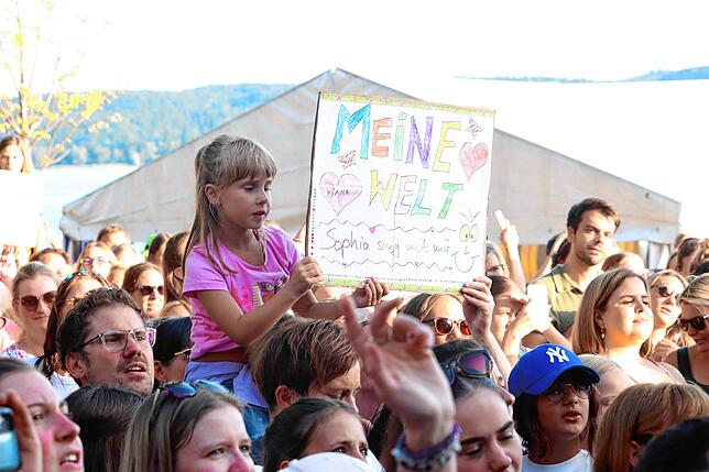 Bild 25: 1500 Fans feiern Sophia beim Sound Beach Festival
