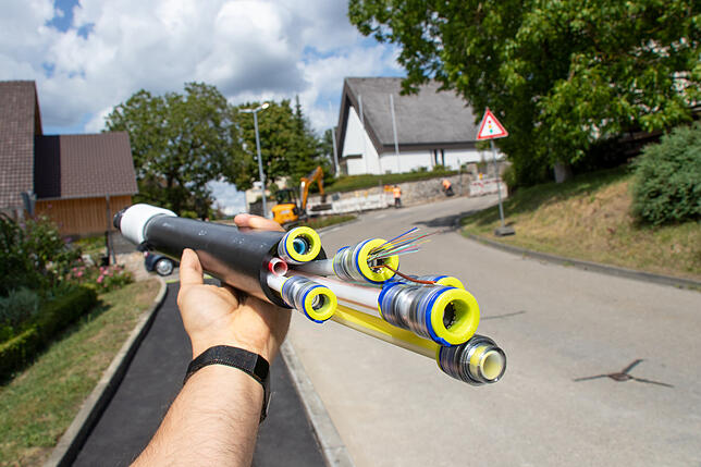 So sieht Breitband aus. Haarfeine Leitungen übertragen Daten mittels Lichtimpulsen.