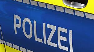 Rettungssanitäter in Unterkirnach rufen die Polizei zu Hilfe. (Symbolbild)