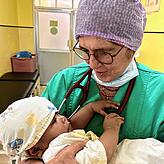 Manche Kinder sind noch im Säuglingsalter, wenn sie in die Klinik eingeliefert werden.