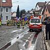 Die Feuerwehr wird am Montag, 7. Oktober, zu einem Brand gerufen. Zahlreiche Einsatzkräfte sind vor Ort.