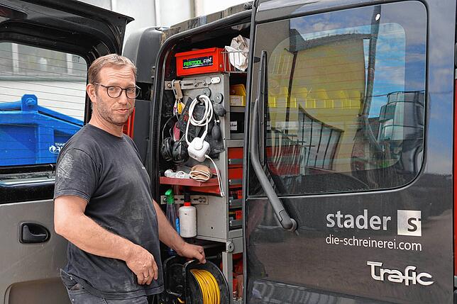 Michael Schäffauer ist oft auf Montage unterwegs – die längeren Arbeitstage stören ihn nicht, zumal er zuvor oft Überstunden ...