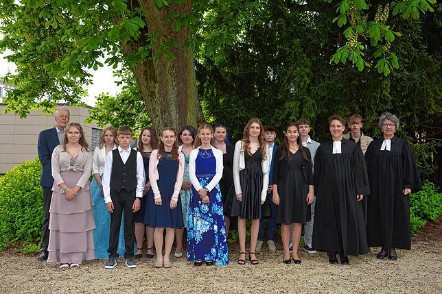 Konfirmationsgottesdienst am Samstag, 13. Mai, 14 Uhr in der Christuskirche Donaueschingen. Auf dem Foto zu sehen (von links nach ...