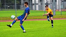 Chancenlos war der FC Anadolu Radolfzell (blaue Trikots) im Testspiel gegen die SG Dettingen-Dingelsdorf.