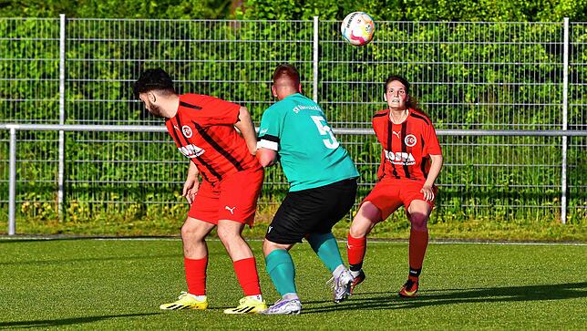 Bild 15: Mira Franzen spielt Fußball bei den Männern des FC 08 Bad Säckingen II – wir haben Fotos!