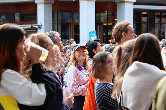 Bild 20: So glücklich macht James Bay beim Stimmen-Festival in Lörrach das Publikum - die besten Bilder