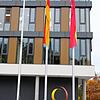 Zum zweiten Mal wurde eine am Fahnenmast vor dem Landratsamtsgebäude angebrachte israelische Flagge gestohlen.
