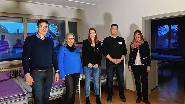 Sachgebietsleiter Michael Stratil, Integrationsbeauftragte Monika Schanz, Heimleiterin Daniela Schröder, Flüchtlingssozialarbeiter ...