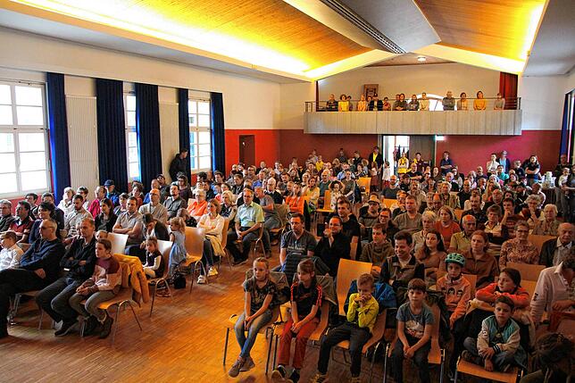 Mehr Besucher als erwartet kamen zum ersten 1-1-1 des Bezirkes vier in den Konradsaal Stühlingen.