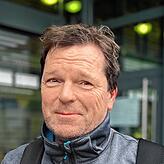 Ralf Walther macht es gewitzt: Er bringt einen Antrag zum Führerschein-Tausch zur Zulassungsstelle. „Ich habe keinen Termin, aber ...