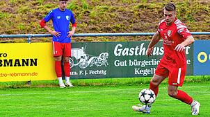 Zweifacher Torschütze: Nico Reichardt traf doppelt beim 4:1 des FC Schlüchttal gegen den FC Hochrhein und führt zumindest bis Samstag ...