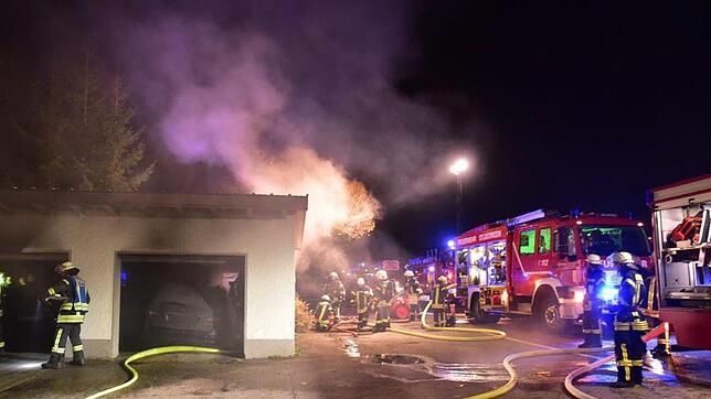 Bild : Garagenbrand in St. Georgen - Brandursache noch unklar