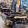 Arbeiter in den Fertigungshallen der MTU Friedrichshafen. &bdquo;Auch in Metall- und Elektroberufen herrscht derzeit ...