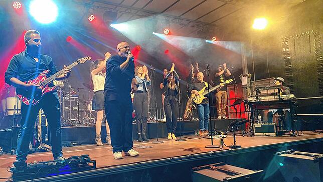 Im Rahmen der Donaueschinger Musiknächte spielt die Tribute Band von Genesis und Phil Collins &bdquo;Phil it!&ldquo; am Freitag, 10. ...