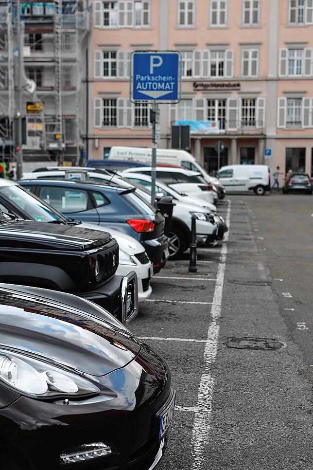 Auch in Konstanz arbeitet die Verwaltung an dem Parkproblem für Anwohner. Blick auf den Stephansplatz.