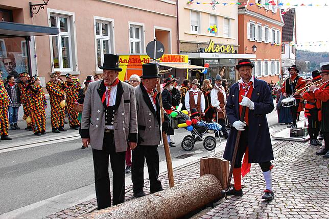 Bild 4: Bilder vom Narrenbaum-Setzen in Stockach Teil 3