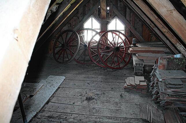 Der alte Leiterkarren aus dem Jahr 1901 stand bis vor kurzem zerlegt auf dem Dachboden.