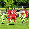 Das 1:0 für den Türk. SV Singen gegen den SC Gottmadingen-Bietingen. Alieu Sarr (links) scheibt aus kurzer Distanz ein.