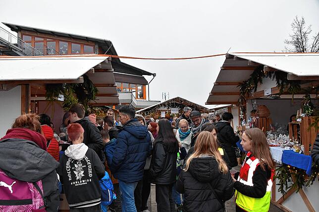 Bild 23: Martinsmarkt der Eigeltinger Schule