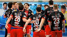 Jubel bei den Spielern der HSG Konstanz nach dem Sieg in Kornwestheim und dem Gewinn der Meisterschaft. Viel Zeit zum Feiern haben die ...