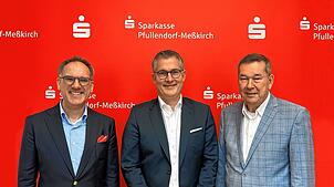 Der Vorstand der Sparkasse Pfullendorf-Meßkirch ist wieder komplett mit Jörg Scheibe (links, Vorstandsvorsitzender), dem neuen ...