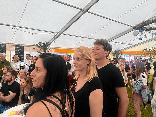 Bild 7: Zwischen Musik und EM – Der Freitag beim Dorffest Lienheim